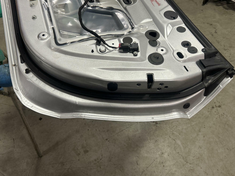 2015-23 Ford Mustang VERT Passenger RH Door Paint Code UX 312
