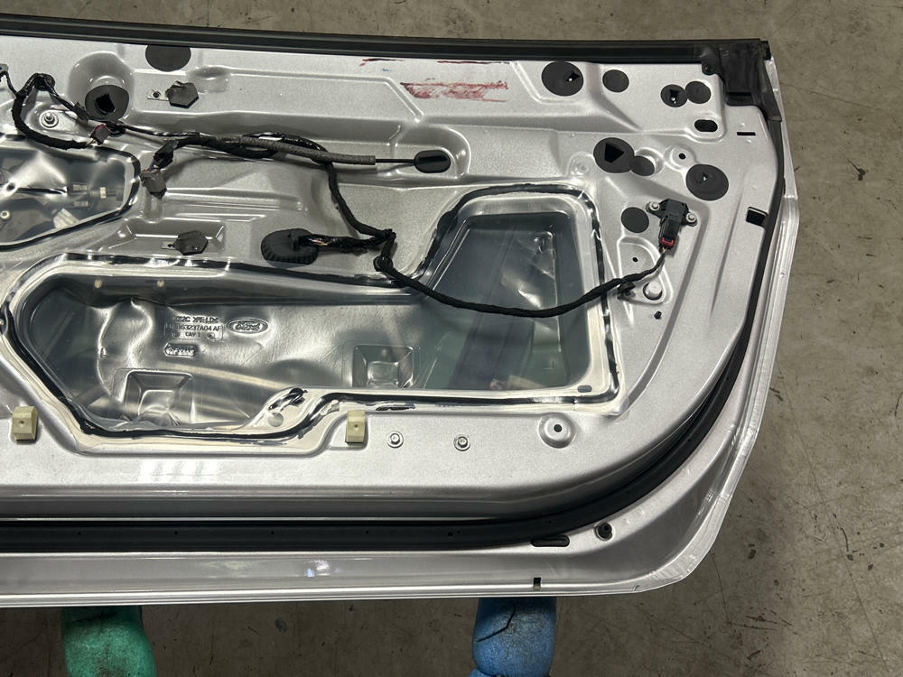 2015-23 Ford Mustang VERT Passenger RH Door Paint Code UX 312