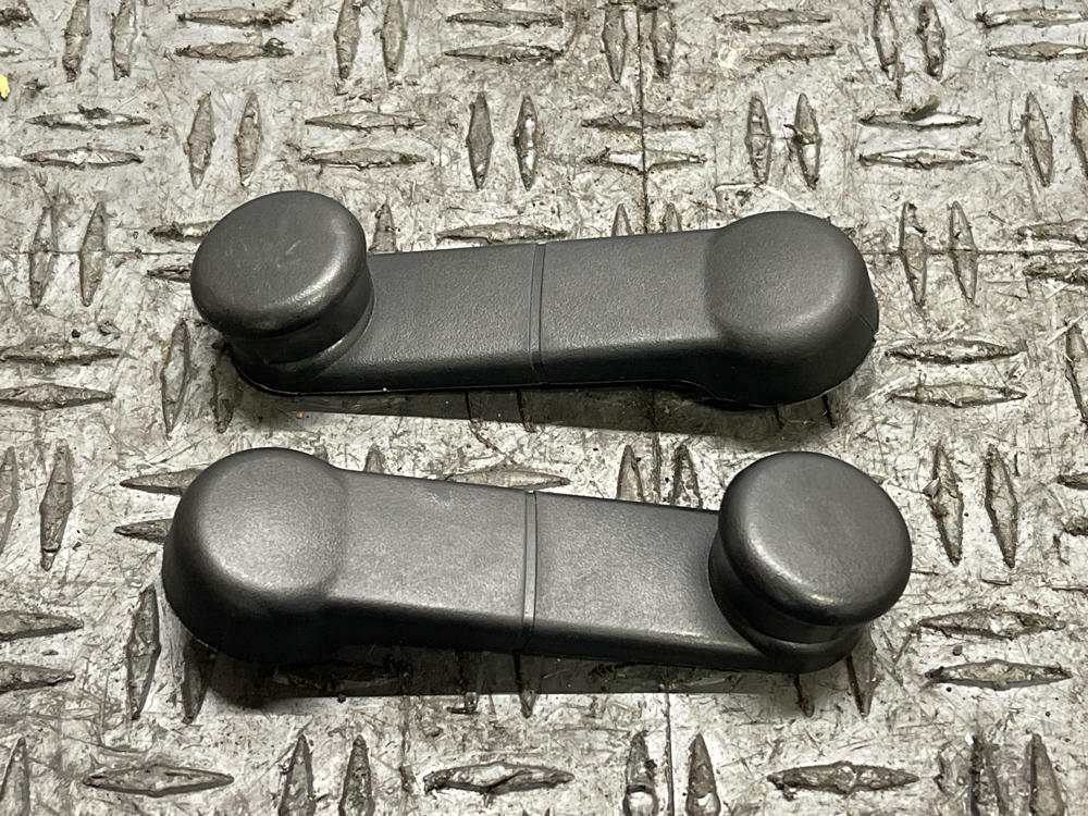 1987-93 Ford Mustang Interiow Window Crank Handles 304