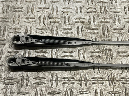1987-93 Ford Mustang OEM Wiper Arm Pair LH RH 304