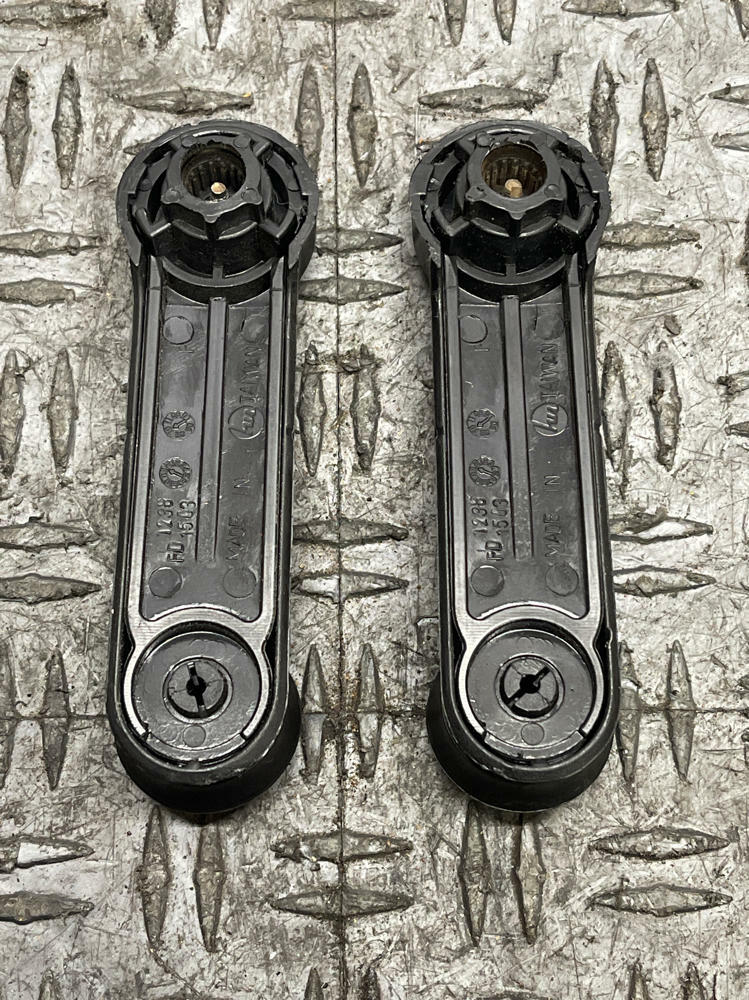 1987-93 Ford Mustang Interiow Window Crank Handles 304