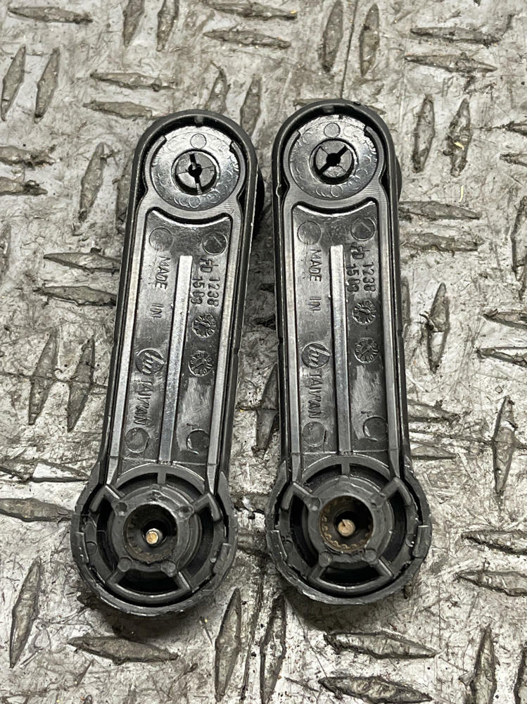 1987-93 Ford Mustang Interiow Window Crank Handles 304