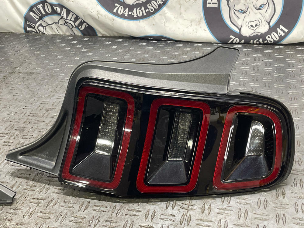 2011-14 Ford Mustang Boss 302 Taillights Pair LH RH OEM 87k Miles 307