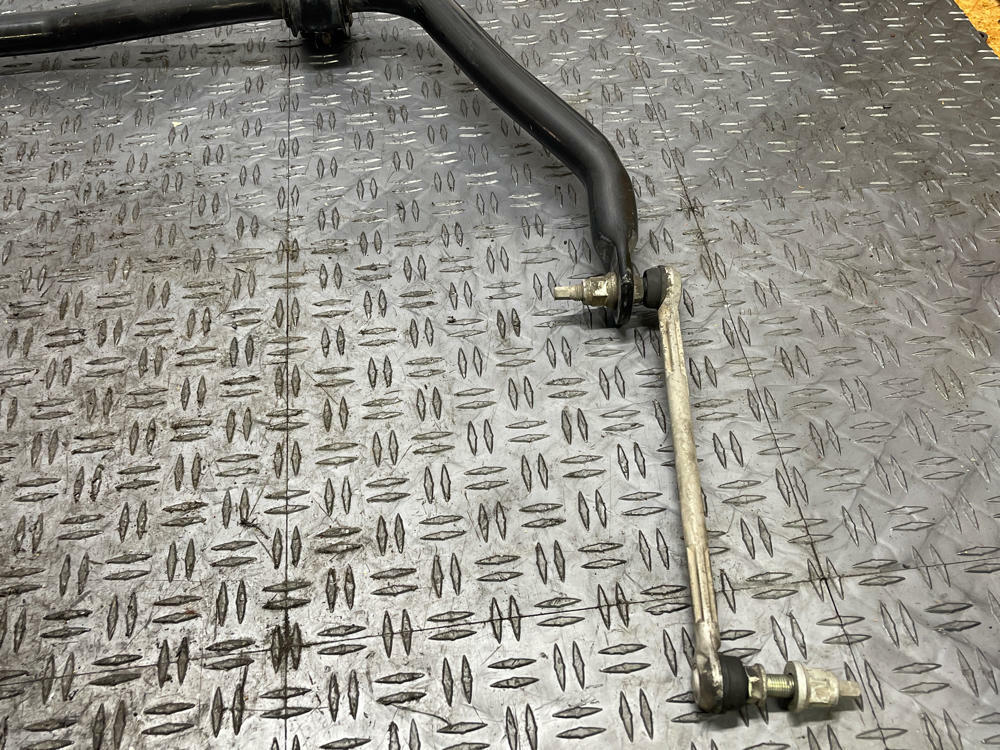 2011-14 Ford Mustang Boss 302 Front Sway Bar w/ Links 87k Miles 307