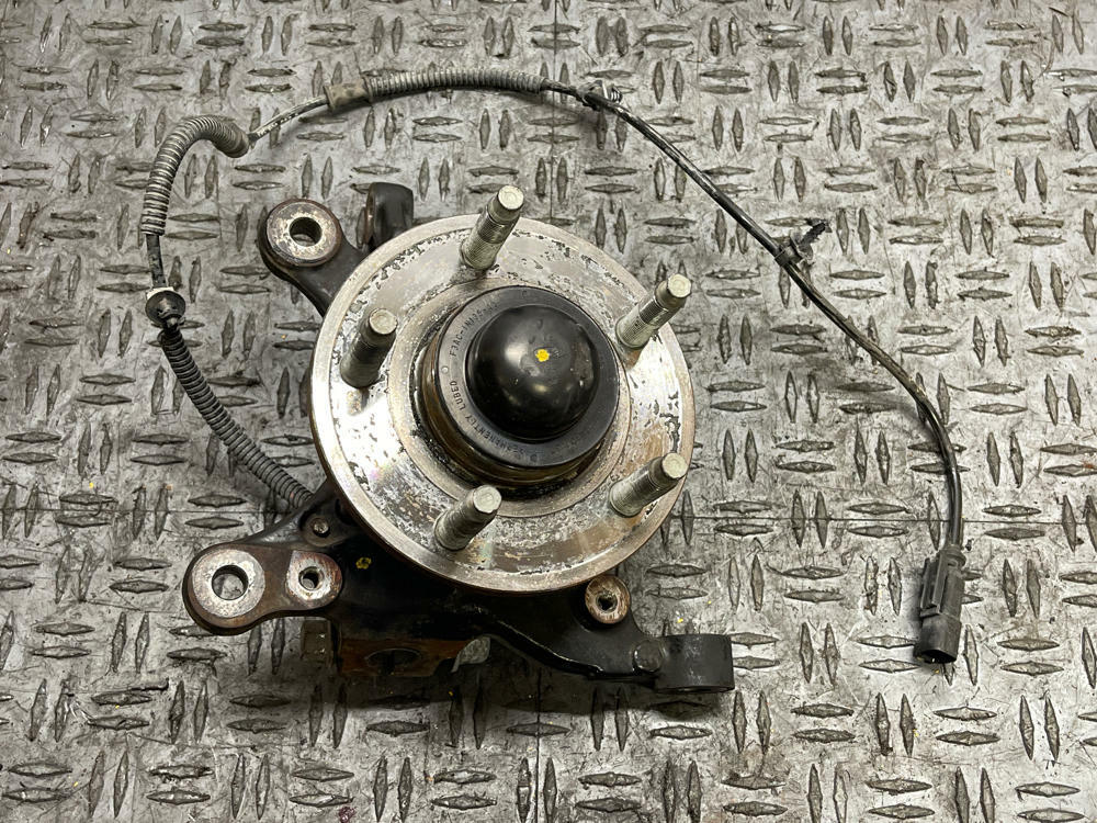 2011-14 Ford Mustang Boss 302 Front Driver RH Spindle 87k Miles 307