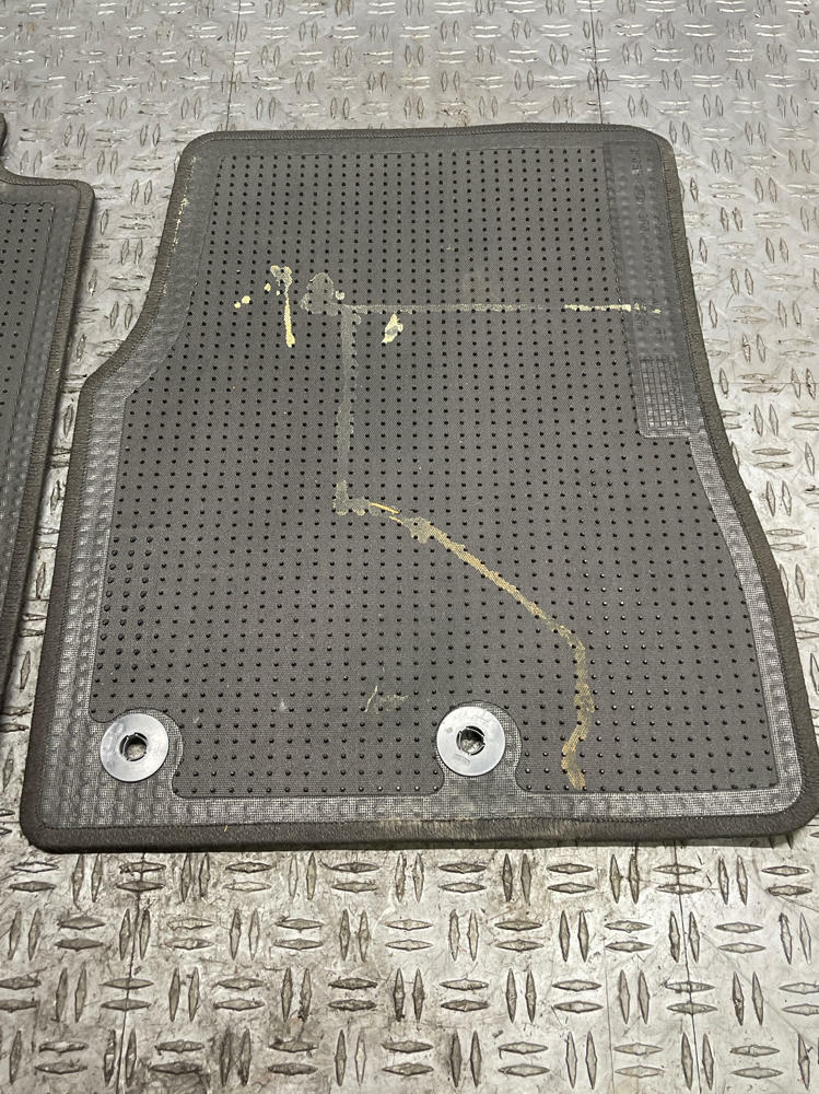 2011-14 Ford Mustang Boss 302 Floor Mat 87k Miles 307