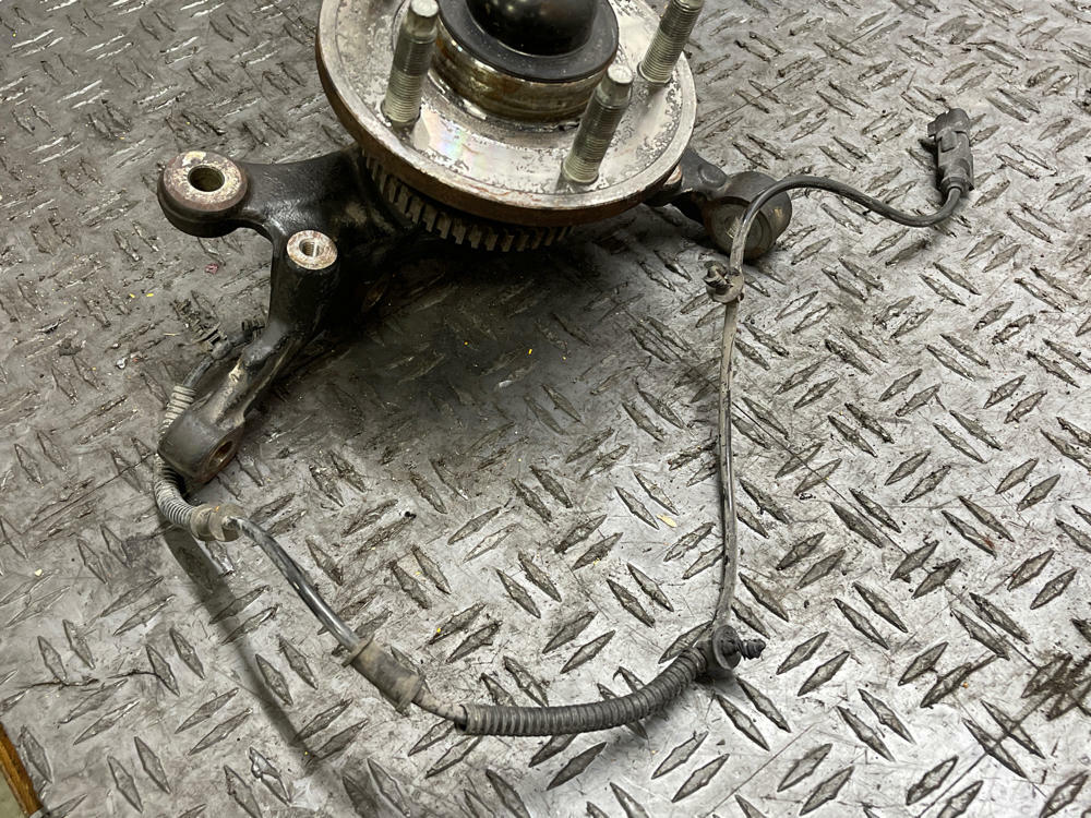2011-14 Ford Mustang Boss 302 Front Driver LH Spindle 87k Miles 307