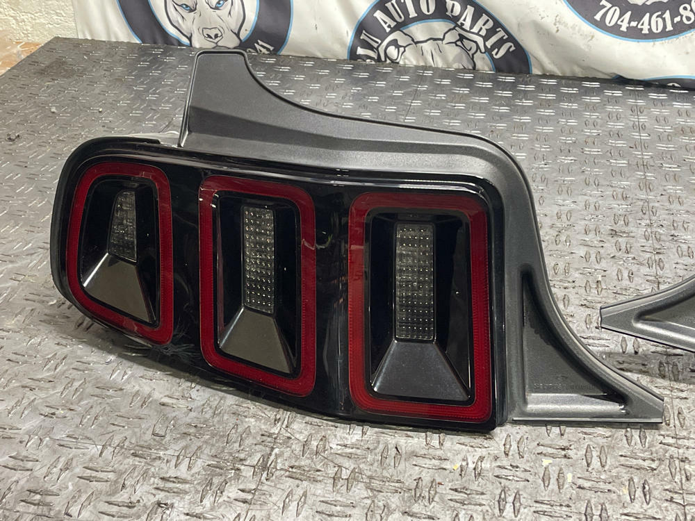 2011-14 Ford Mustang Boss 302 Taillights Pair LH RH OEM 87k Miles 307