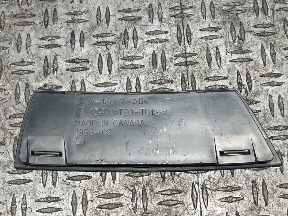 2003-04 Ford Mustang SVT Cobra Driver LH Hood Vent Single 308