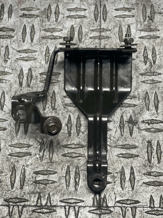 2003-04 Ford Mustang SVT Cobra Power Steering Resevoir Bracket 308