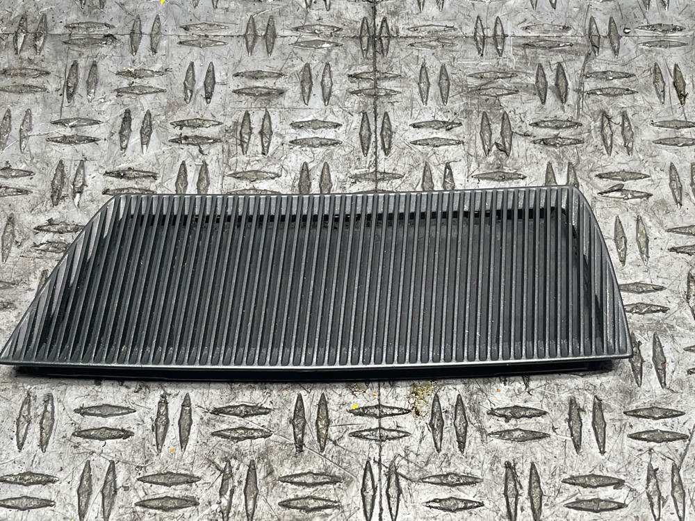 2003-04 Ford Mustang SVT Cobra Driver LH Hood Vent Single 308