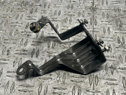 2003-04 Ford Mustang SVT Cobra Power Steering Resevoir Bracket 308