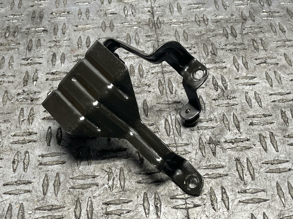 2003-04 Ford Mustang SVT Cobra Power Steering Resevoir Bracket 308