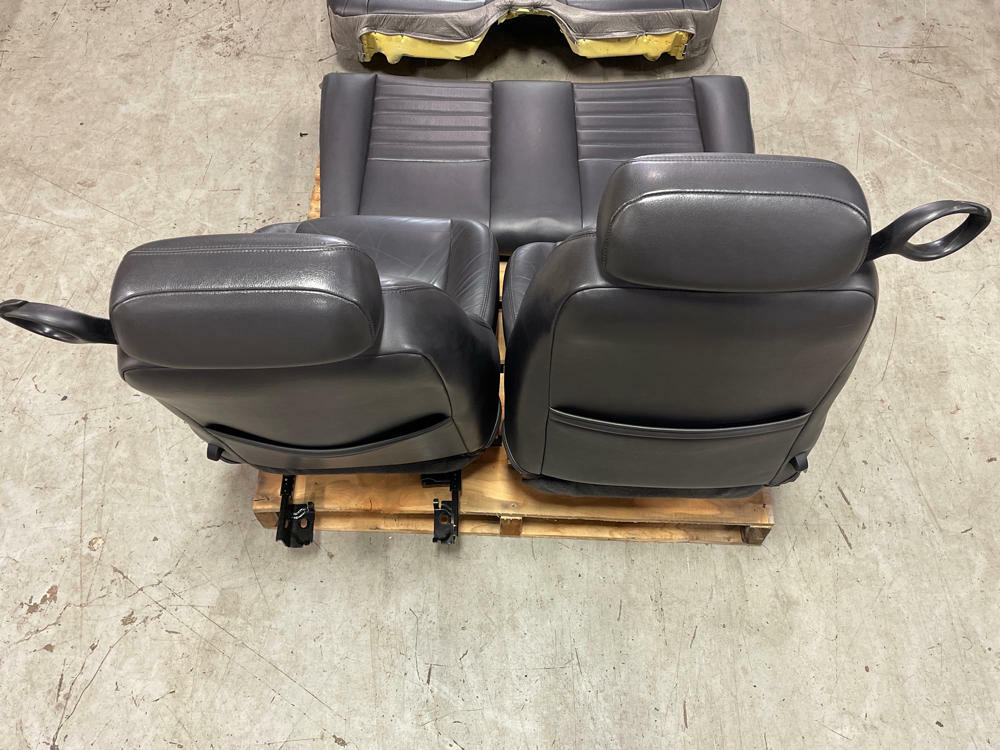 1999-04 Ford Mustang GT Convertible Seats MINT 38K Miles 302