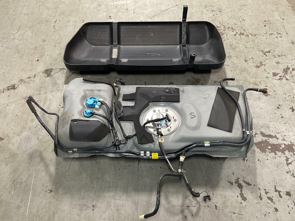 1999-04 Ford Mustang Fuel Tank Assembly 38k Miles 302