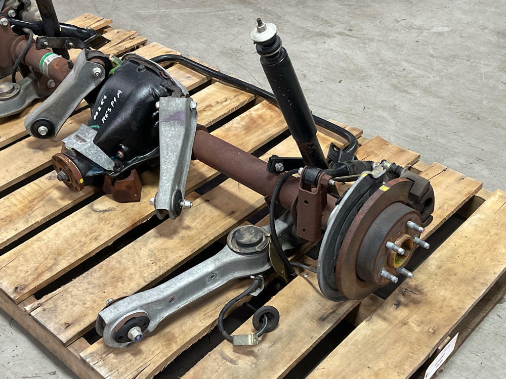 1999-04 Ford Mustang GT 8.8 Rear Assembly 3.27 Gear 38K Miles 302