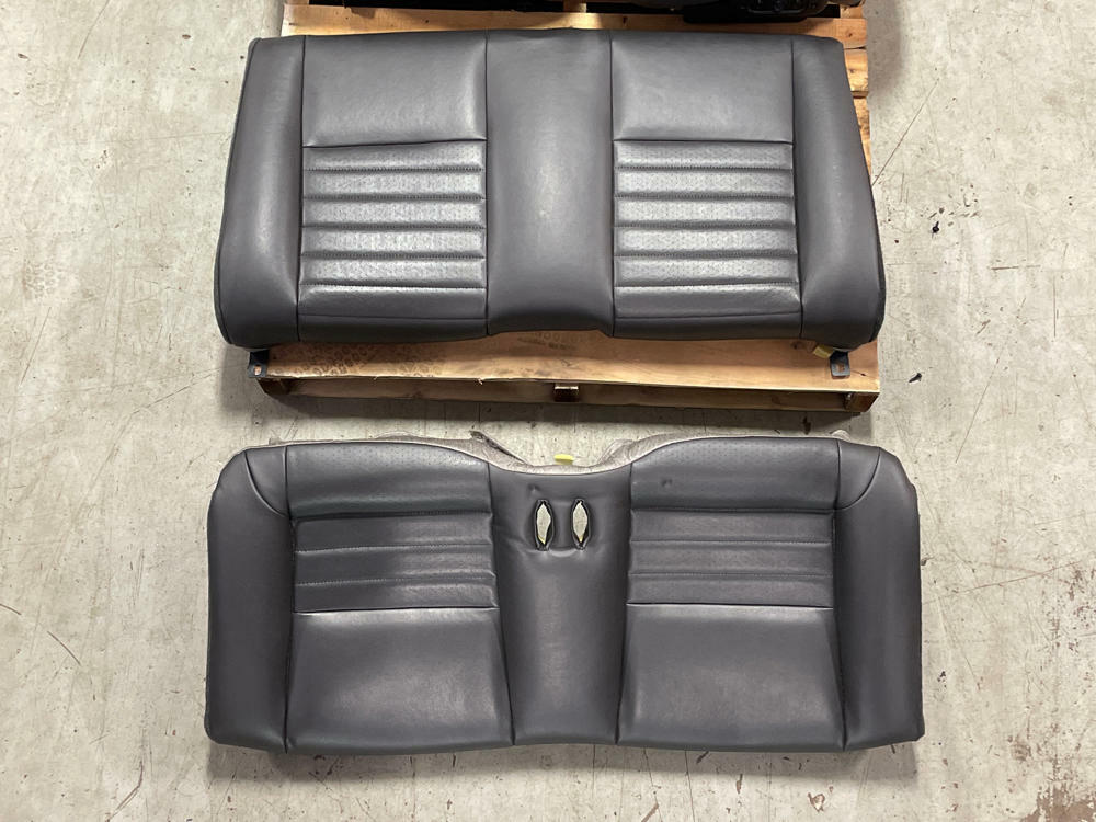 1999-04 Ford Mustang GT Convertible Seats MINT 38K Miles 302