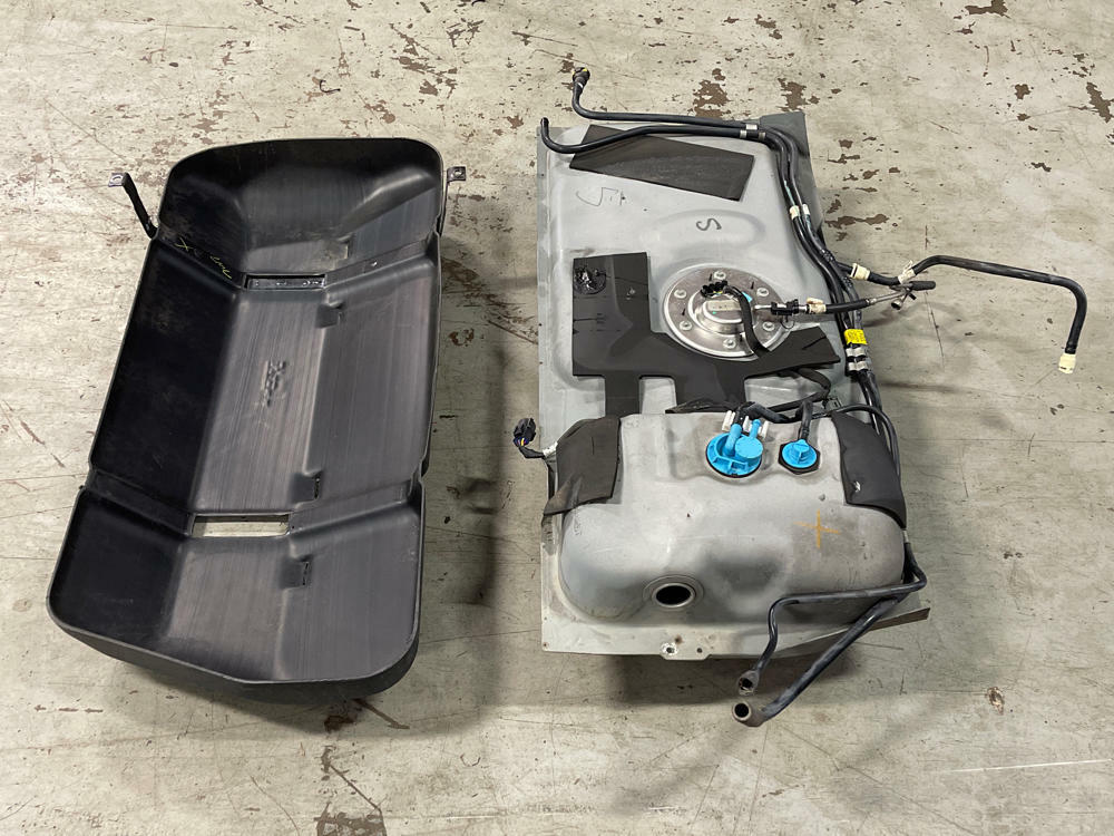 1999-04 Ford Mustang Fuel Tank Assembly 38k Miles 302