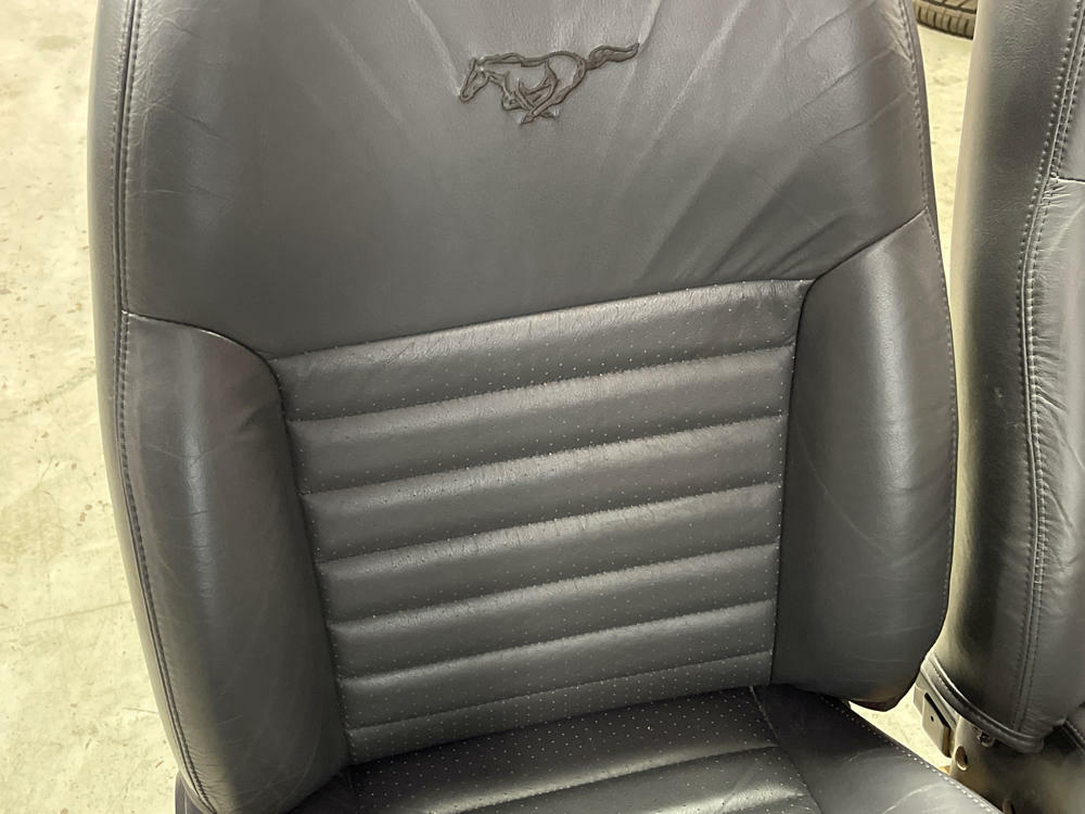 1999-04 Ford Mustang GT Convertible Seats MINT 38K Miles 302
