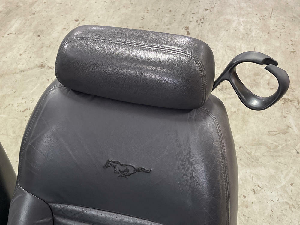 1999-04 Ford Mustang GT Convertible Seats MINT 38K Miles 302