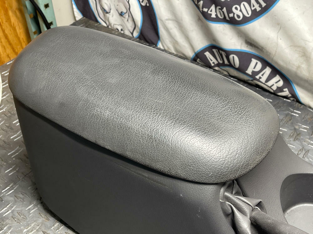 2001-04 Ford Mustang GT Dark Charcoal Center Console 38k Miles 302