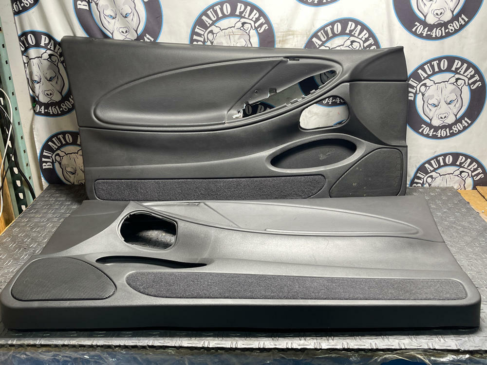1999-04 Ford Mustang Dark Charcoal Door Panels LH RH Mint 38k Miles 302