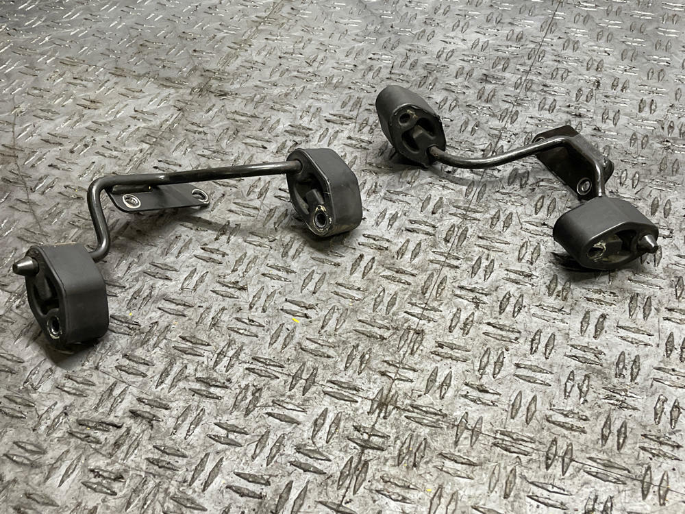 1999-04 Ford Mustang GT Exhaust Hangers Pair 38k Miles 302