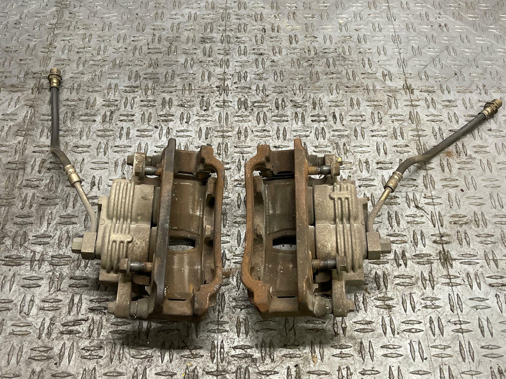 1999-04 Ford Mustang GT Front Calipers LH RH 38k Miles 302