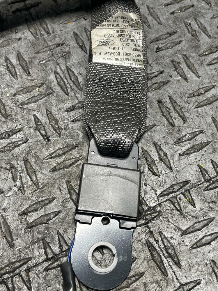2011-14 Ford Mustang Passenger RH Front Coupe Seat Belt 61k Miles 294