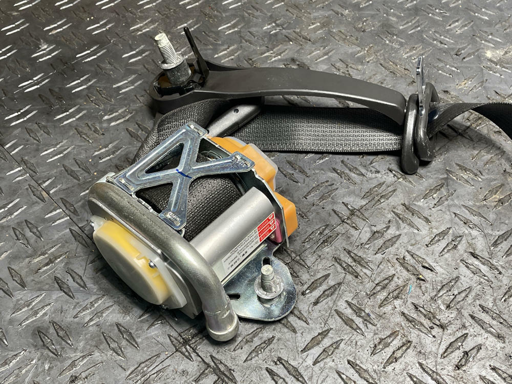 2011-14 Ford Mustang Passenger RH Front Coupe Seat Belt 61k Miles 294