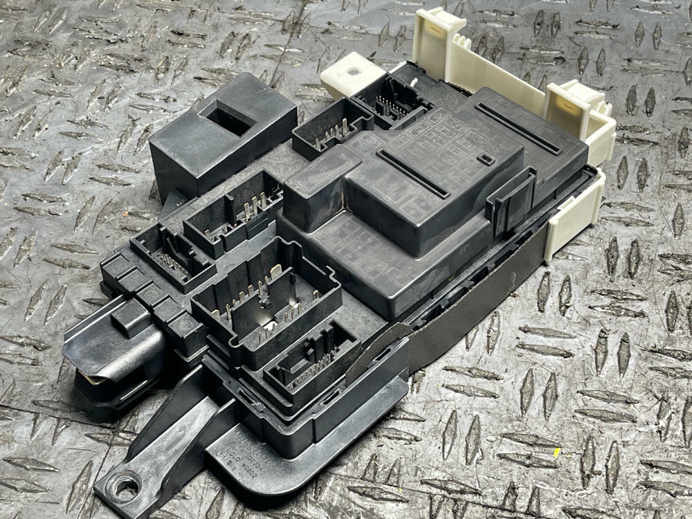 2011-14 Ford Mustang Body Control Module- for Auto Trans w/ Premium Options 294
