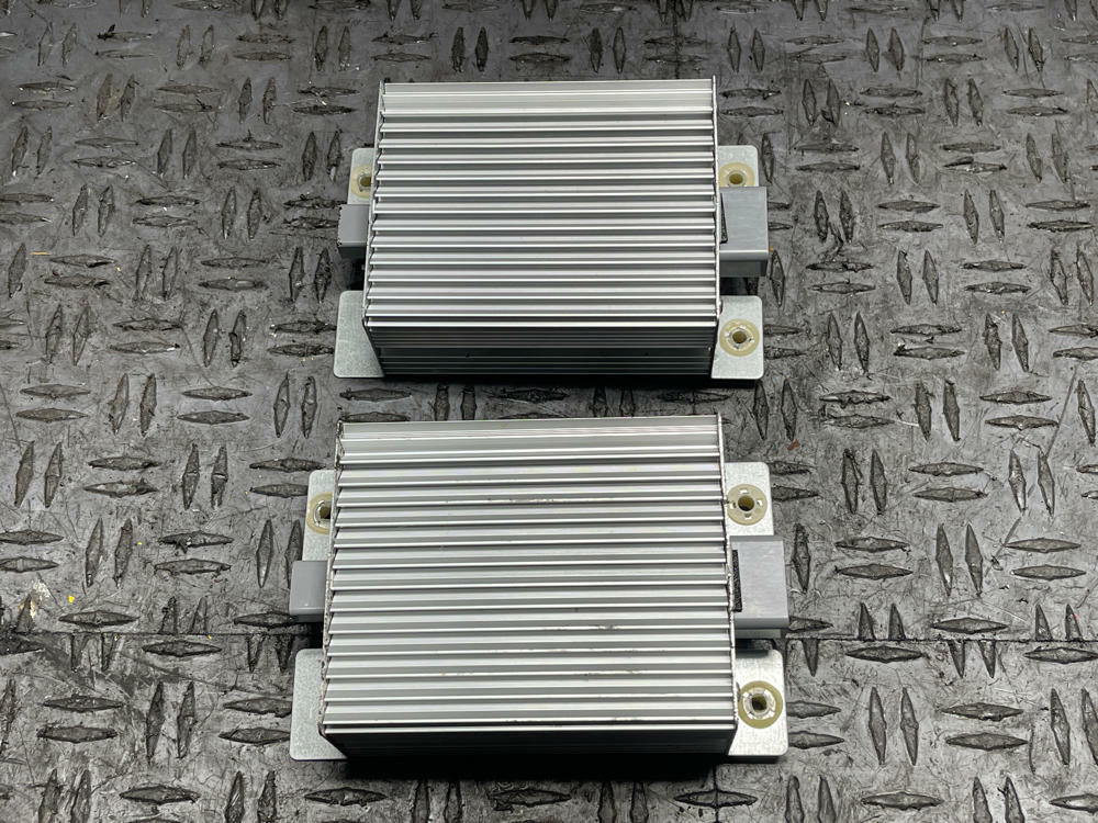 2011-14 Ford Mustang Amplifier Pair 294