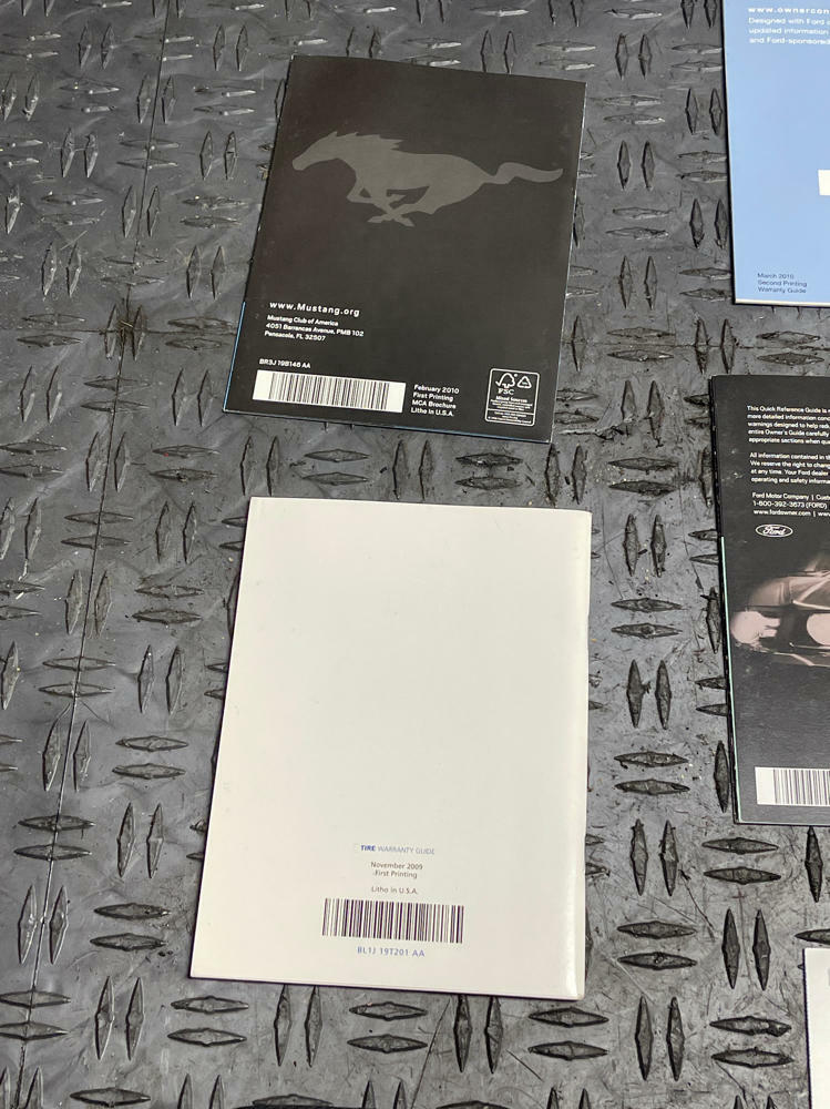 2011 Ford Mustang GT Owners Manual/Press Kit 294
