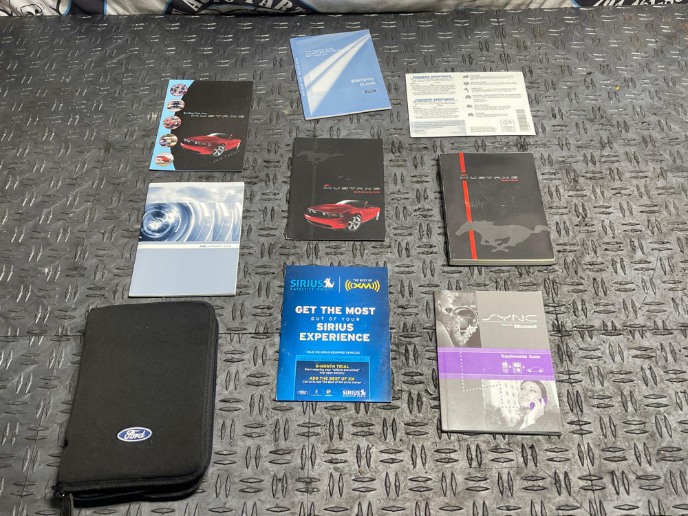 2011 Ford Mustang GT Owners Manual/Press Kit 294