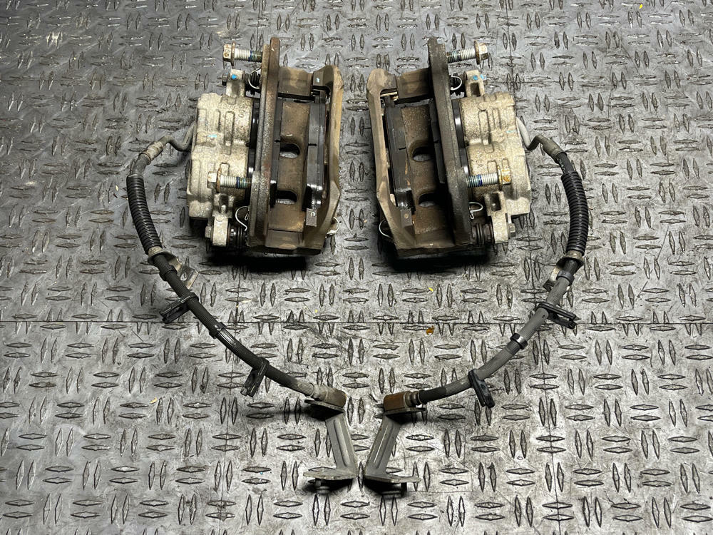 2011-14 Ford Mustang GT Front Brake Calipers LH RH 294