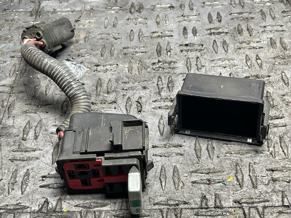 1999-04 Ford Mustang GT Fan Relay Module 304