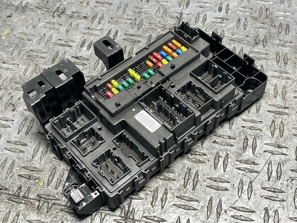 2018-23 Ford Mustang BCM Body Control Module (JR3T-15604-HFH) 56k Miles 310