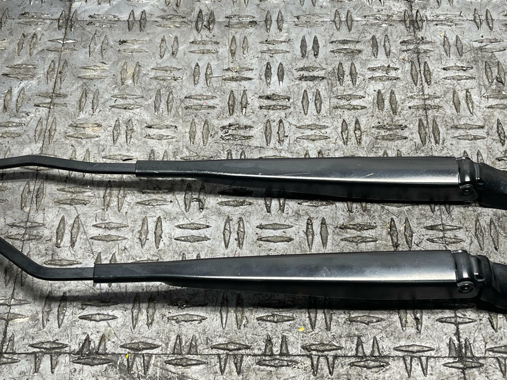 2018-23 Ford Mustang Wiper Arms Pair LH RH 56k Miles 310