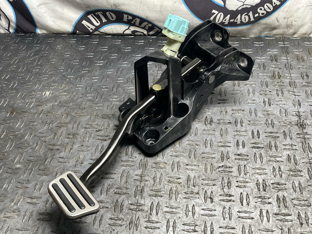 2018-23 Ford Mustang Brake Pedal Assembly  (10R80) 56k Miles 310