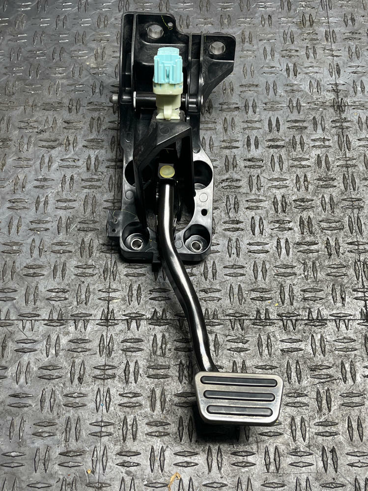 2018-23 Ford Mustang Brake Pedal Assembly  (10R80) 56k Miles 310