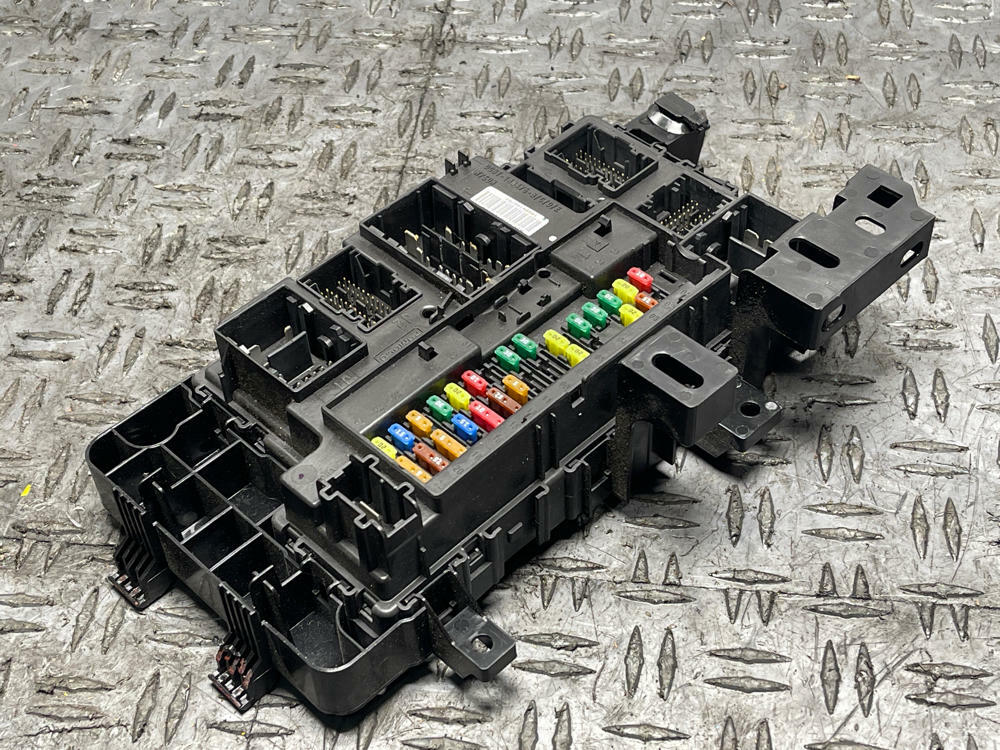 2018-23 Ford Mustang BCM Body Control Module (JR3T-15604-HFH) 56k Miles 310