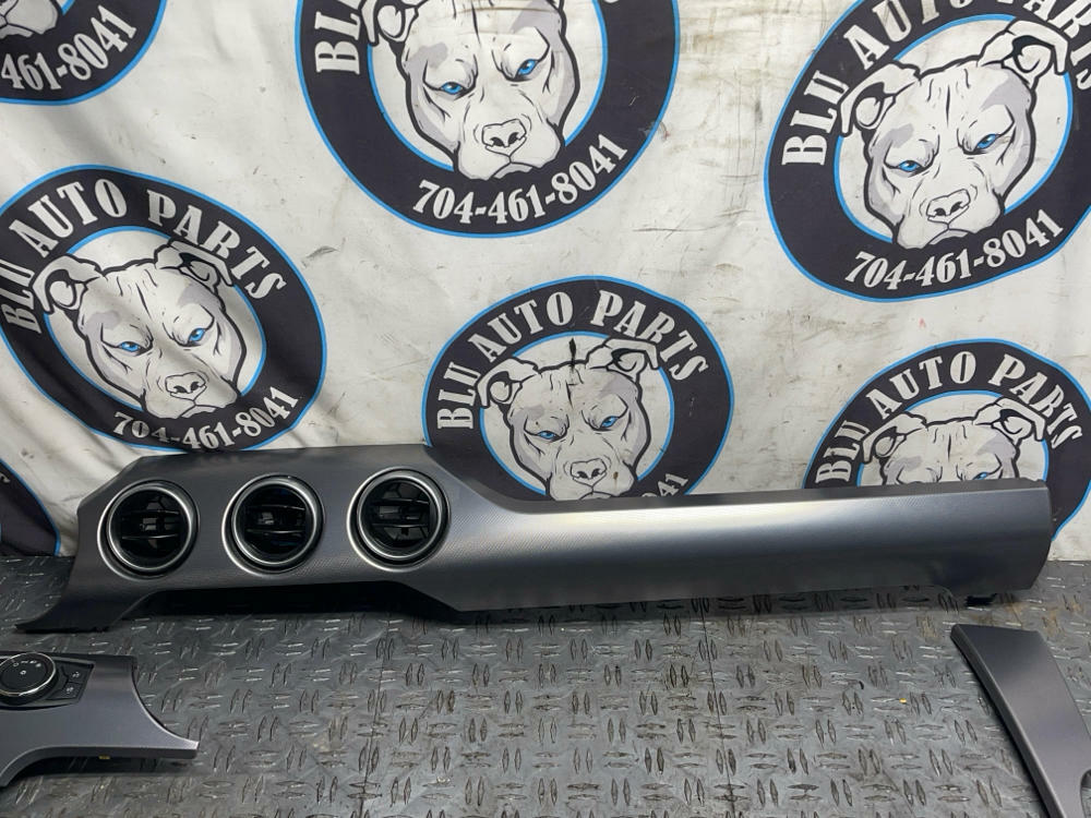 2018-23 Ford Mustang Dash Trim & Vent Set 56k Miles 310