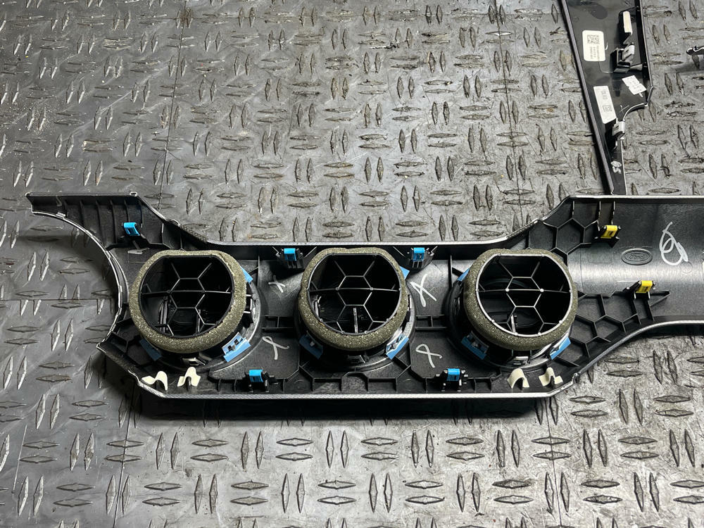 2018-23 Ford Mustang Dash Trim & Vent Set 56k Miles 310