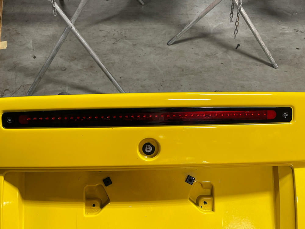 2003-04 Ford Mustang SVT Cobra Screaming Yellow Decklid 314
