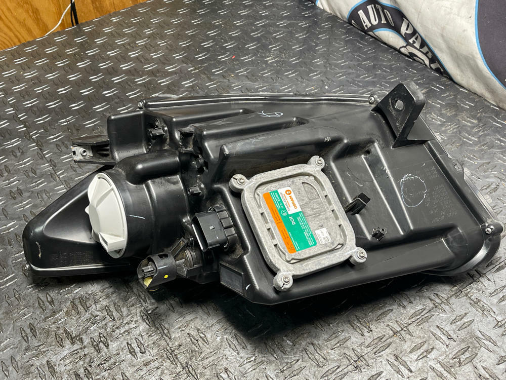 2015-17 Ford Mustang Passenger RH OEM Headlight 62k Miles 313