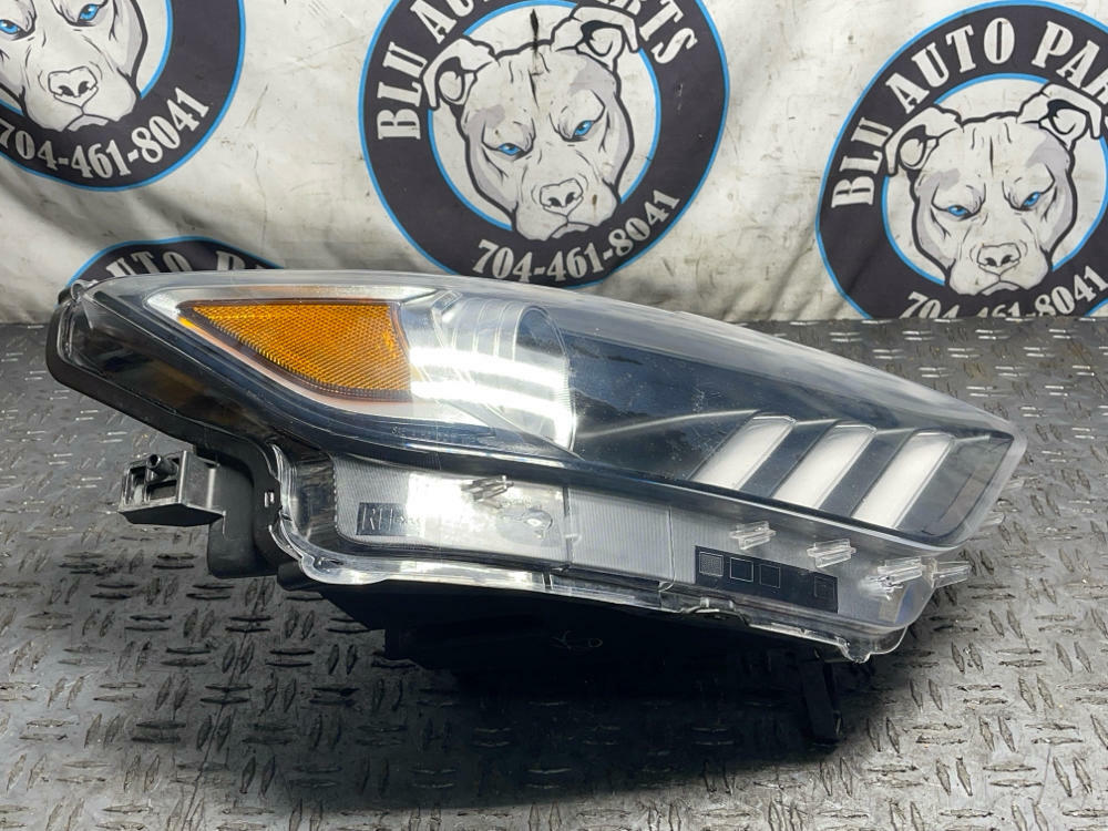 2015-17 Ford Mustang Passenger RH OEM Headlight 62k Miles 313