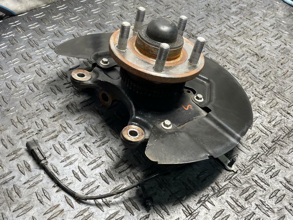 2015-17 Ford Mustang GT Passenger Front RH Spindle Assembly 313