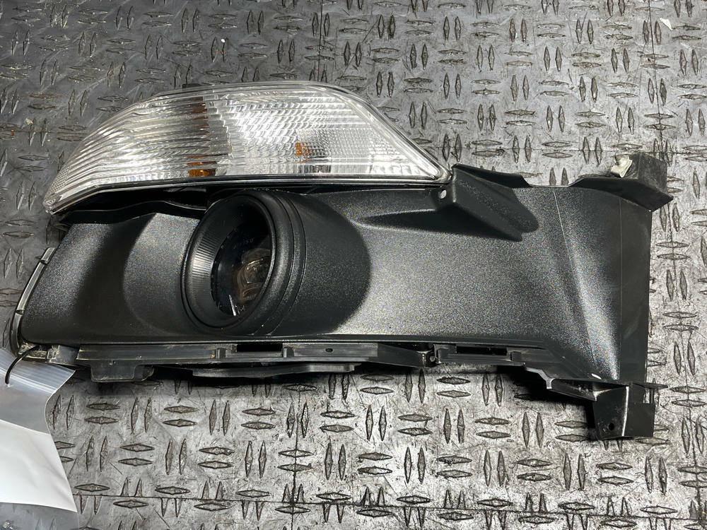 2015-17 Ford Mustang GT Driver Front LH Lower Fog Light & Bezel 313