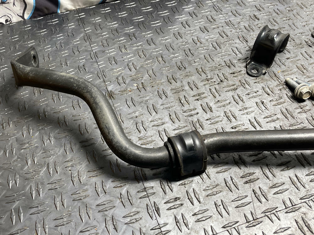 2015-17 Ford Mustang GT OEM Front Sway Bar w/ Brackets 313