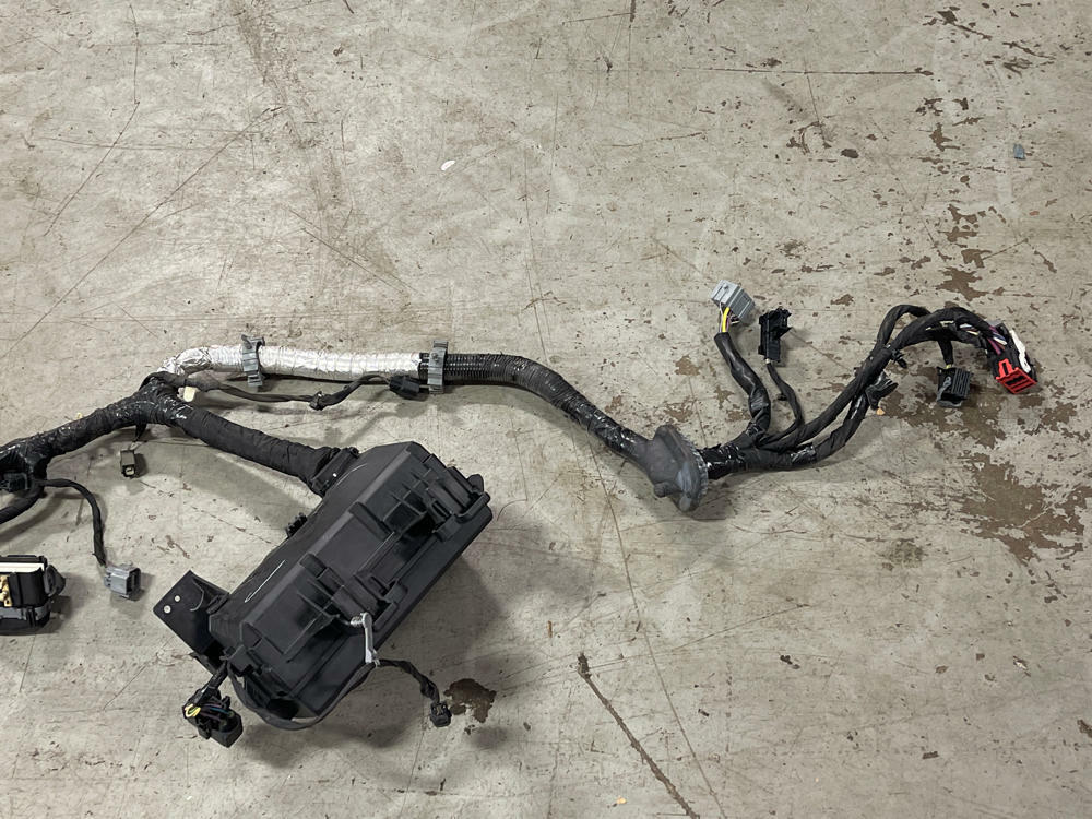 2015-17 Ford Mustang GT Engine Bay Distribution Harness (NEEDS REPAIR) 317